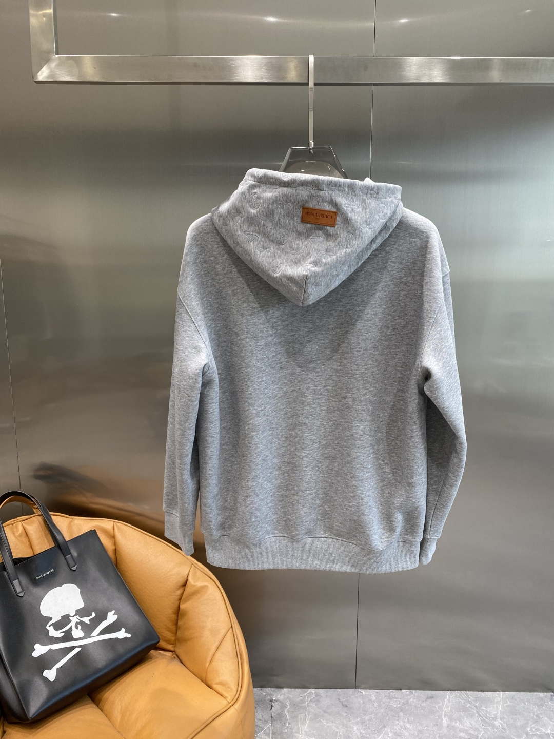 《𝙉𝙚𝙬🤍🖤驴家》2025最新卫衣，独家发售！原版复刻，独家设计，超强工艺！极其奢华！版型超赞！尺码 M