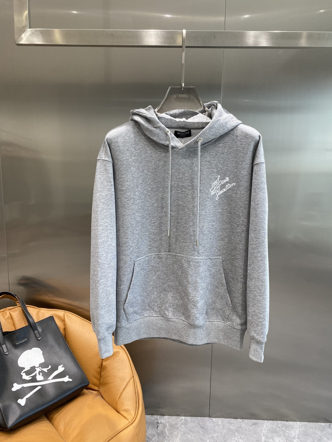 《𝙉𝙚𝙬🤍🖤驴家》2025最新卫衣，独家发售！原版复刻，独家设计，超强工艺！极其奢华！版型超赞！尺码 M