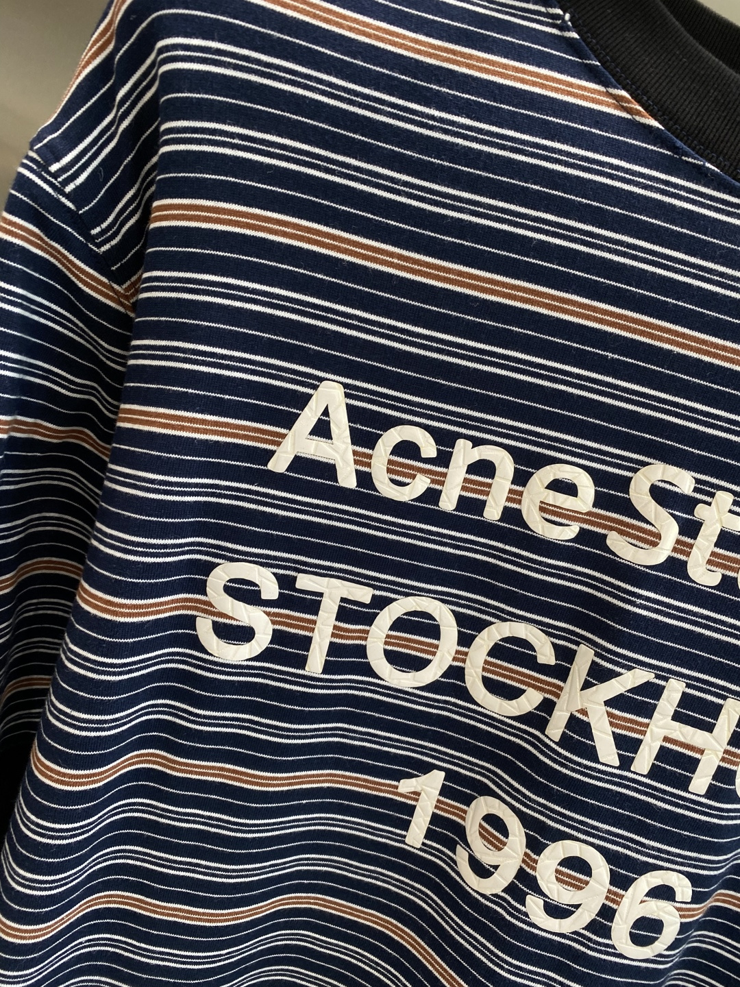 《𝙉𝙚𝙬🤍🖤Acne家》2025秋冬专柜新款 时尚休闲打底衫长袖T恤，精选进口高密度双面拉架棉面料，精致