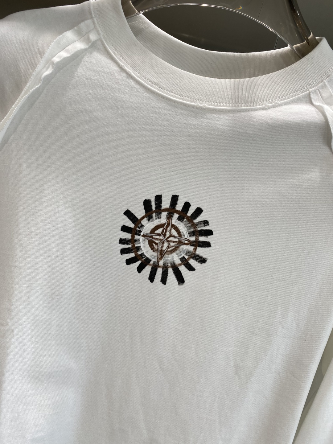 《𝙉𝙚𝙬🤍🖤石头家》2025秋冬专柜新款 时尚休闲打底衫长袖T恤，精选进口高密度双面拉架棉面料，精致原版