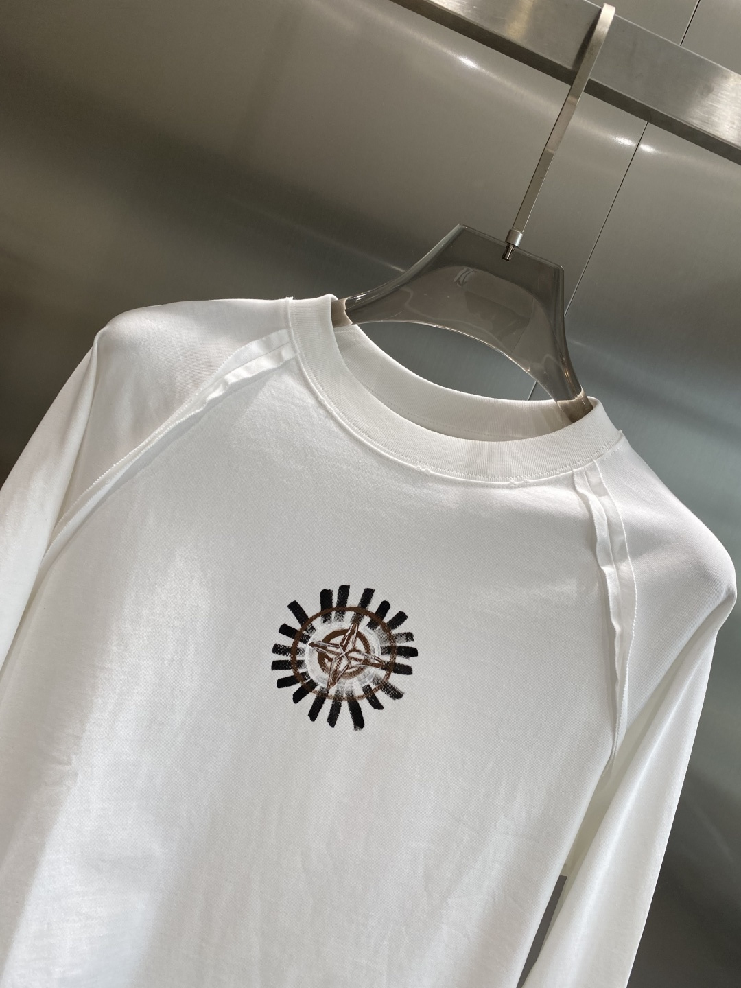 《𝙉𝙚𝙬🤍🖤石头家》2025秋冬专柜新款 时尚休闲打底衫长袖T恤，精选进口高密度双面拉架棉面料，精致原版