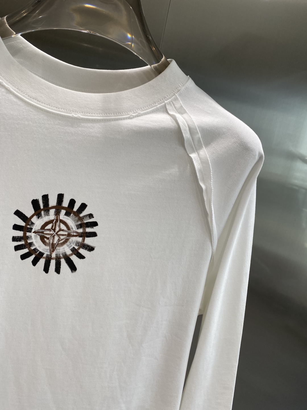 《𝙉𝙚𝙬🤍🖤石头家》2025秋冬专柜新款 时尚休闲打底衫长袖T恤，精选进口高密度双面拉架棉面料，精致原版