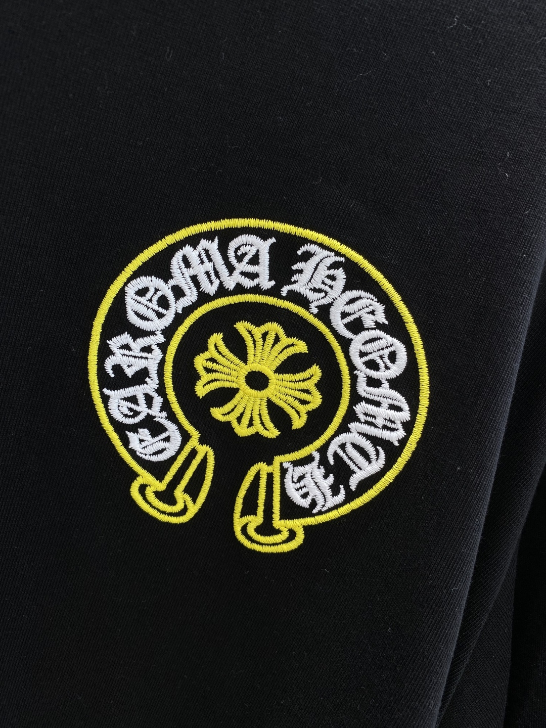 《𝙉𝙚𝙬🤍🖤克家》2025秋冬专柜新款 时尚休闲打底衫长袖T恤，精选进口高密度双面拉架棉面料，精致原版l