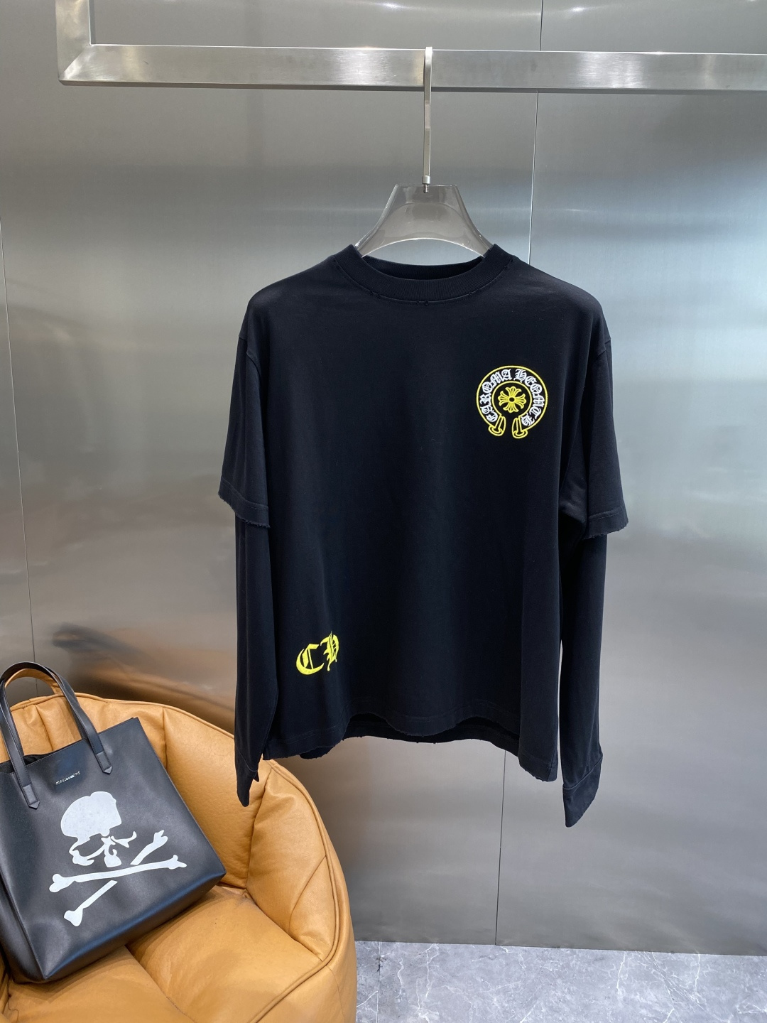 《𝙉𝙚𝙬🤍🖤克家》2025秋冬专柜新款 时尚休闲打底衫长袖T恤，精选进口高密度双面拉架棉面料，精致原版l