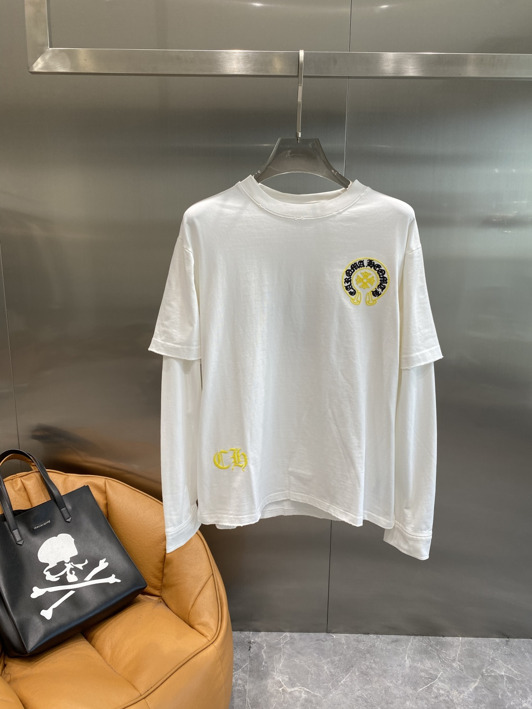 《𝙉𝙚𝙬🤍🖤克家》2025秋冬专柜新款 时尚休闲打底衫长袖T恤，精选进口高密度双面拉架棉面料，精致原版l