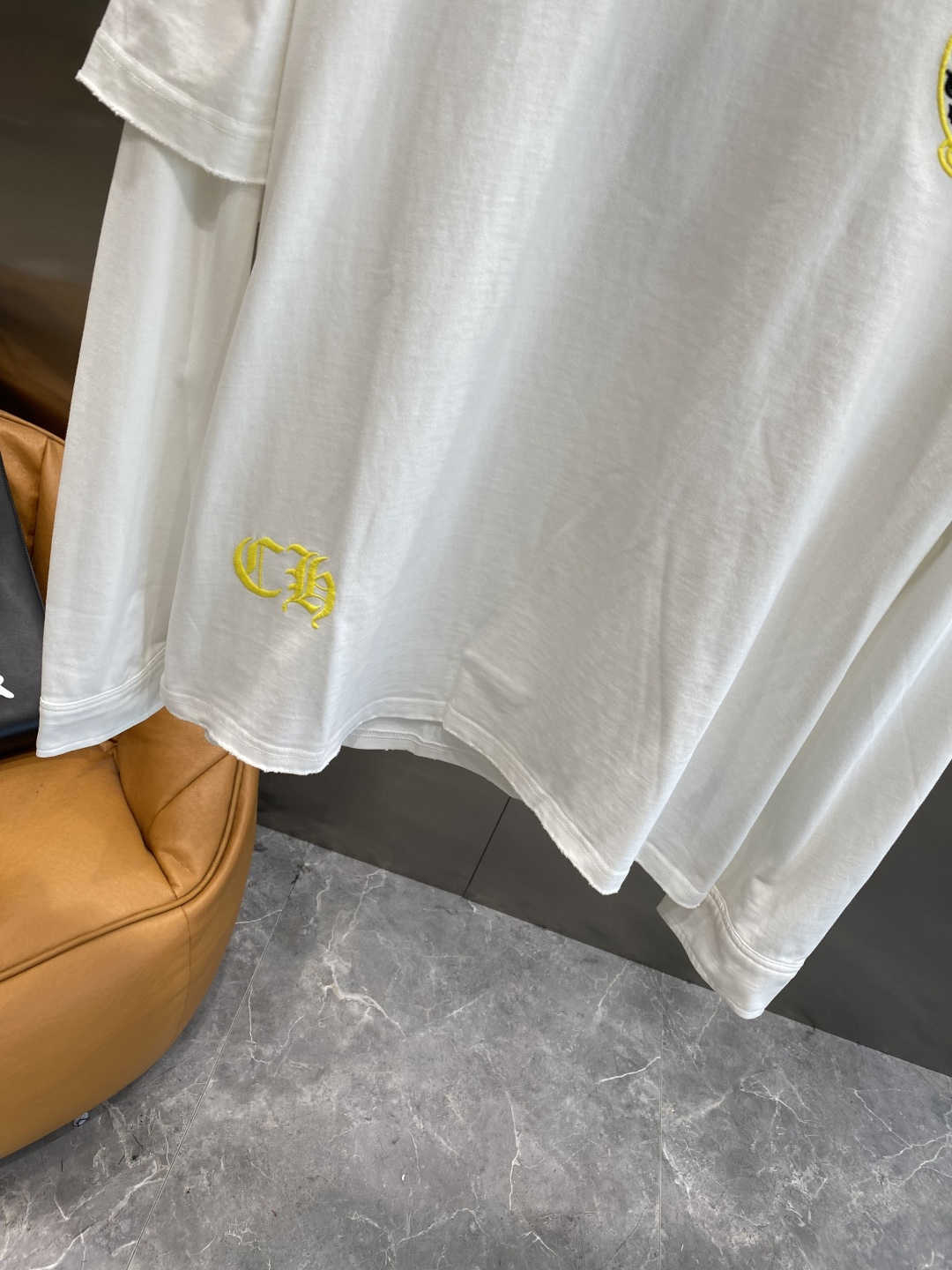 《𝙉𝙚𝙬🤍🖤克家》2025秋冬专柜新款 时尚休闲打底衫长袖T恤，精选进口高密度双面拉架棉面料，精致原版l