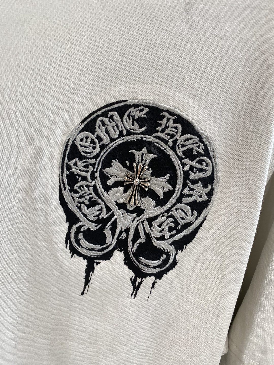 《𝙉𝙚𝙬🤍🖤克家》2025秋冬专柜新款 时尚休闲打底衫长袖T恤，精选进口高密度双面拉架棉面料，精致原版l