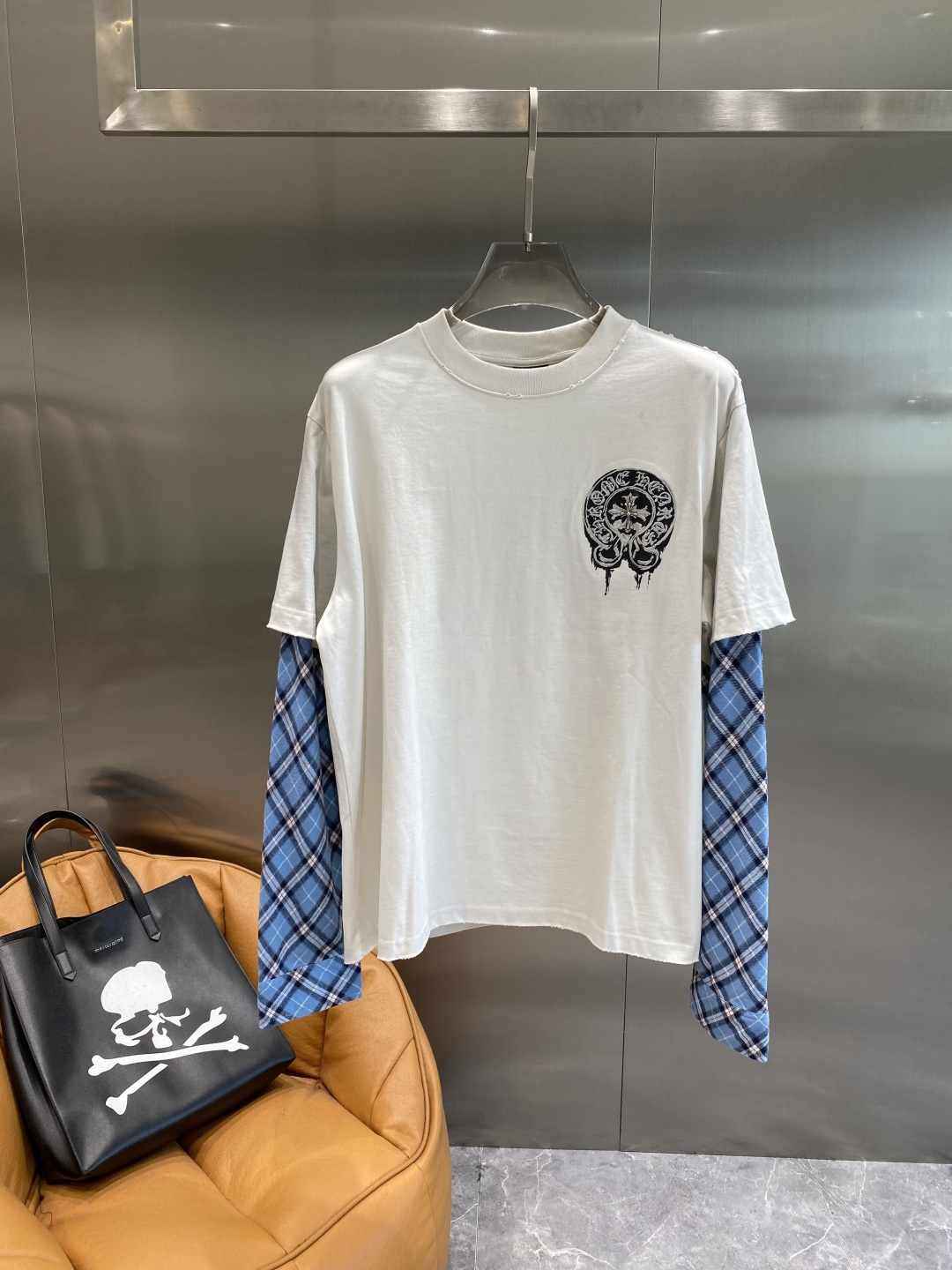 《𝙉𝙚𝙬🤍🖤克家》2025秋冬专柜新款 时尚休闲打底衫长袖T恤，精选进口高密度双面拉架棉面料，精致原版l