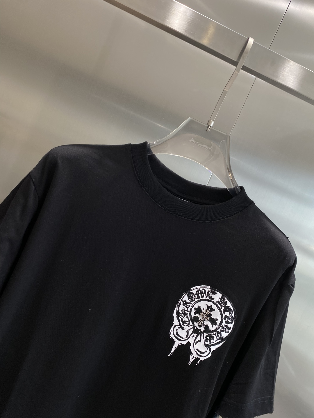 《𝙉𝙚𝙬🤍🖤克家》2025秋冬专柜新款 时尚休闲打底衫长袖T恤，精选进口高密度双面拉架棉面料，精致原版l