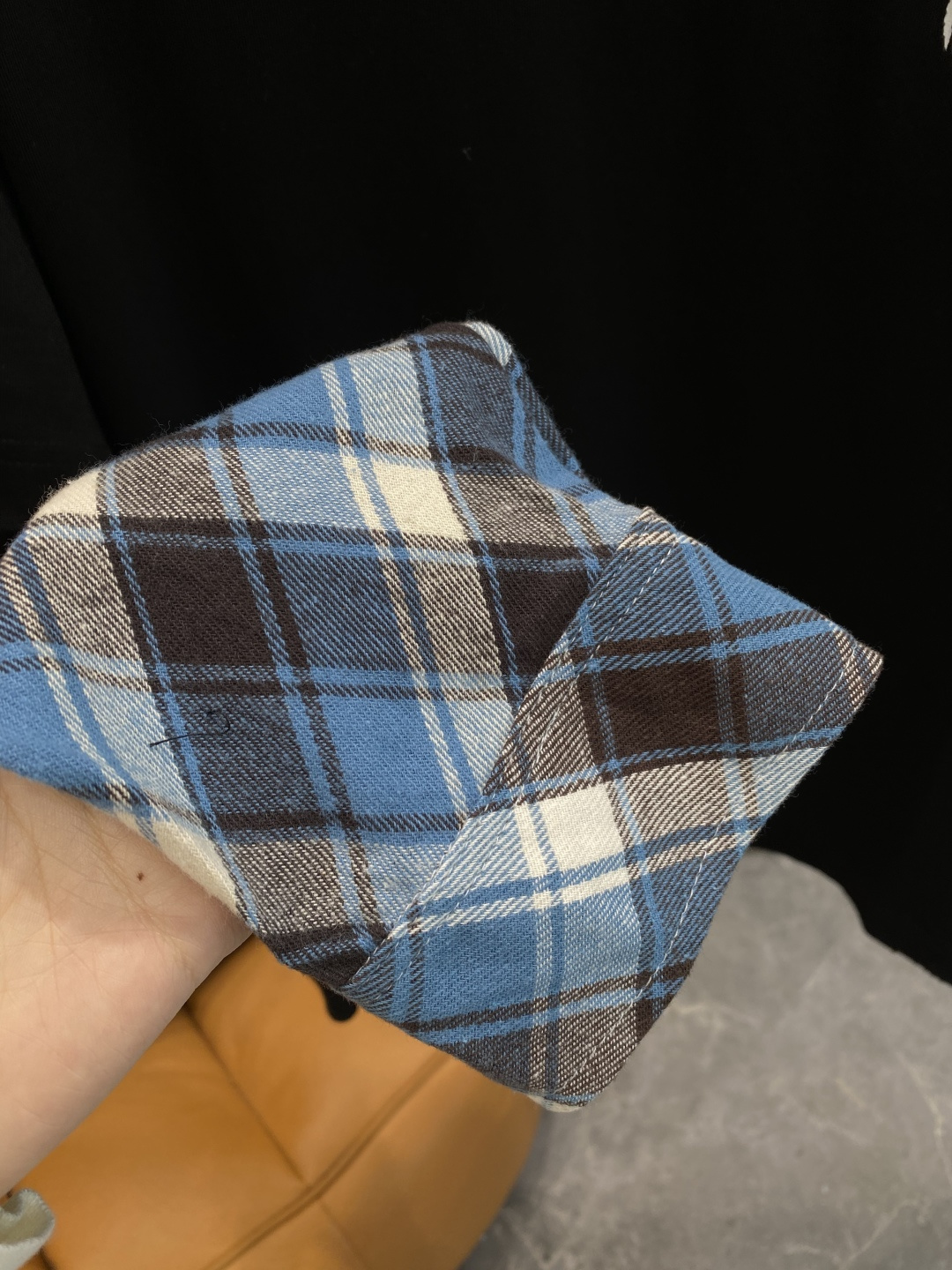 《𝙉𝙚𝙬🤍🖤克家》2025秋冬专柜新款 时尚休闲打底衫长袖T恤，精选进口高密度双面拉架棉面料，精致原版l