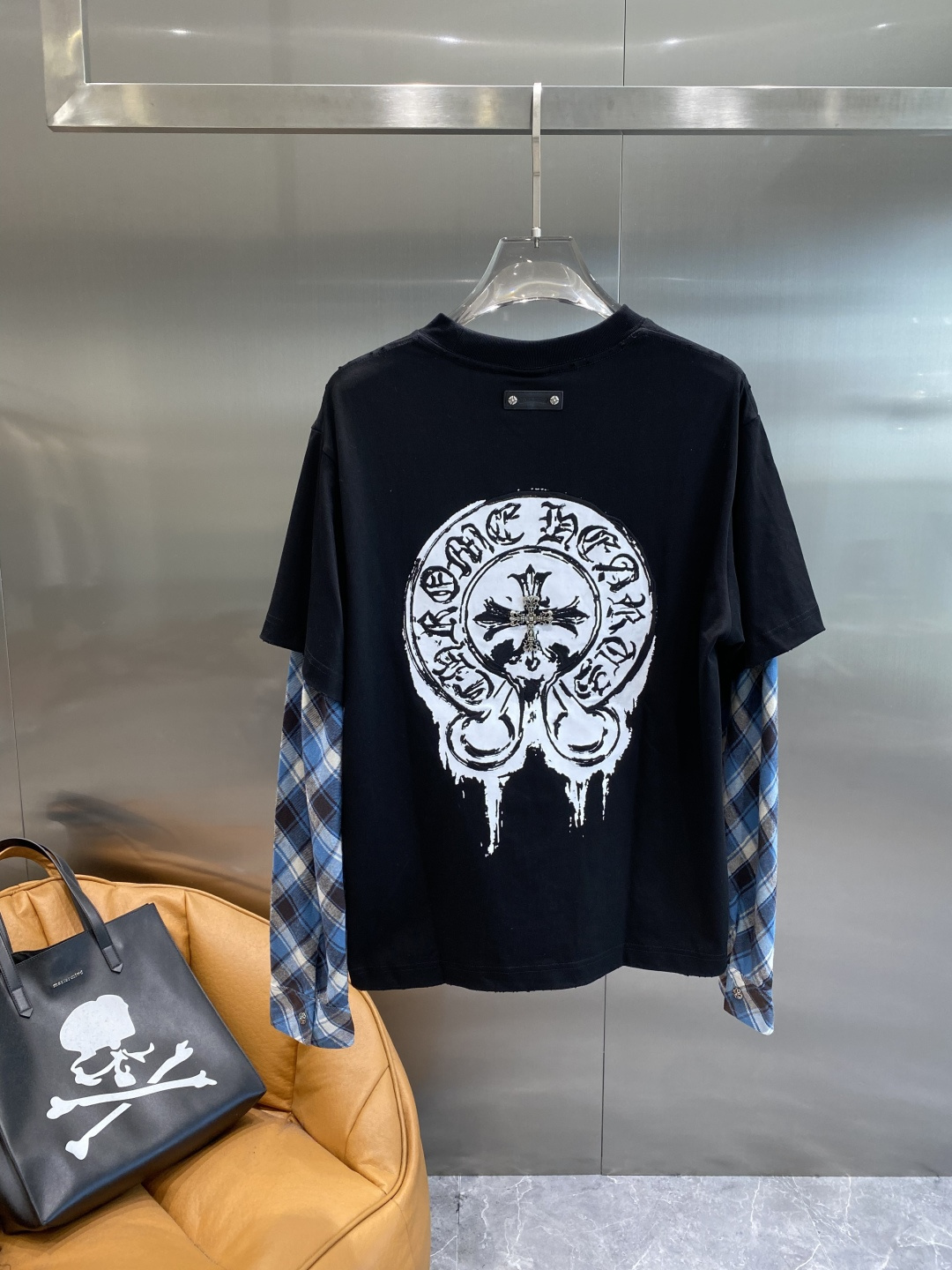 《𝙉𝙚𝙬🤍🖤克家》2025秋冬专柜新款 时尚休闲打底衫长袖T恤，精选进口高密度双面拉架棉面料，精致原版l