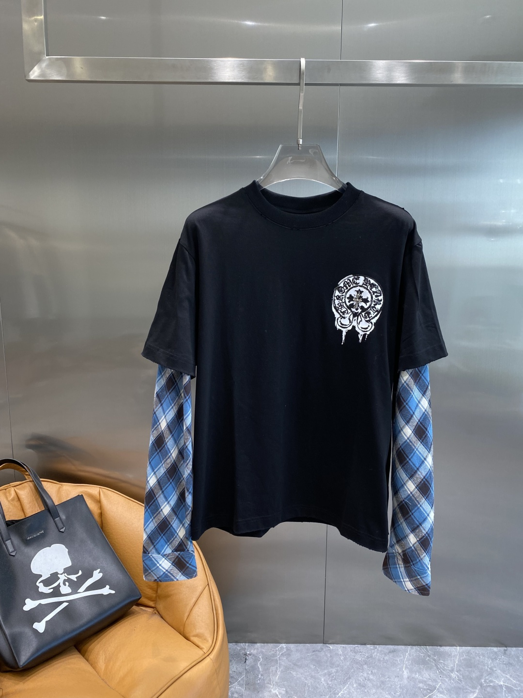 《𝙉𝙚𝙬🤍🖤克家》2025秋冬专柜新款 时尚休闲打底衫长袖T恤，精选进口高密度双面拉架棉面料，精致原版l