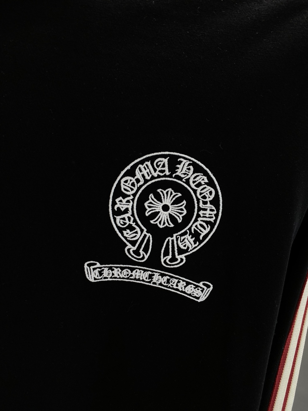 《𝙉𝙚𝙬🤍🖤克家》2025ss长袖t恤 定制全棉双纱紧密爽滑面料，布面干净，布纹清晰，手感非常细腻 紧实