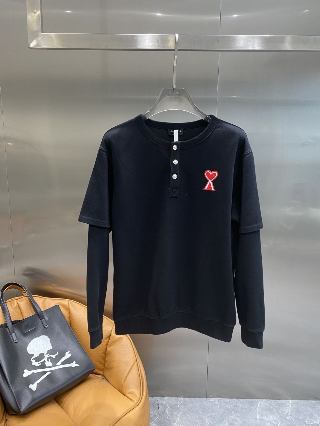 《𝙉𝙚𝙬🤍🖤AMI家》2025ss长袖t恤 定制全棉双纱紧密爽滑面料，布面干净，布纹清晰，手感非常细腻 