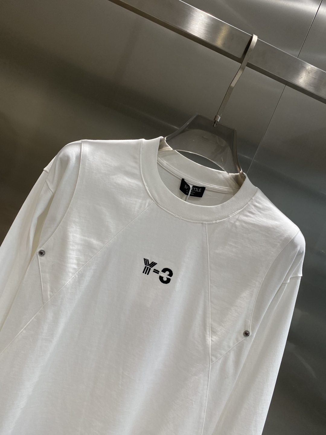 《𝙉𝙚𝙬🤍🖤Y3家》2025ss长袖t恤 定制全棉双纱紧密爽滑面料，布面干净，布纹清晰，手感非常细腻 紧