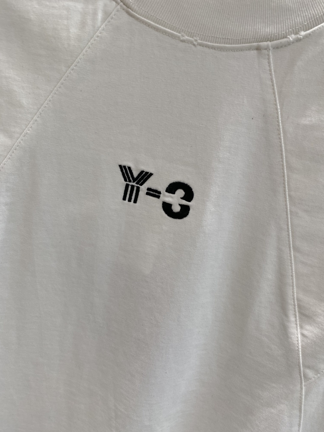 《𝙉𝙚𝙬🤍🖤Y3家》2025ss长袖t恤 定制全棉双纱紧密爽滑面料，布面干净，布纹清晰，手感非常细腻 紧