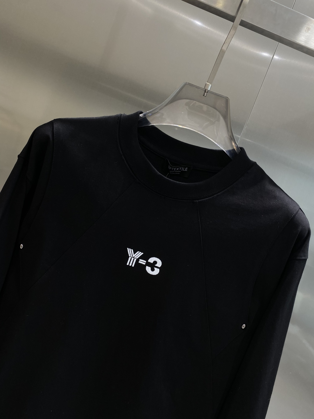 《𝙉𝙚𝙬🤍🖤Y3家》2025ss长袖t恤 定制全棉双纱紧密爽滑面料，布面干净，布纹清晰，手感非常细腻 紧