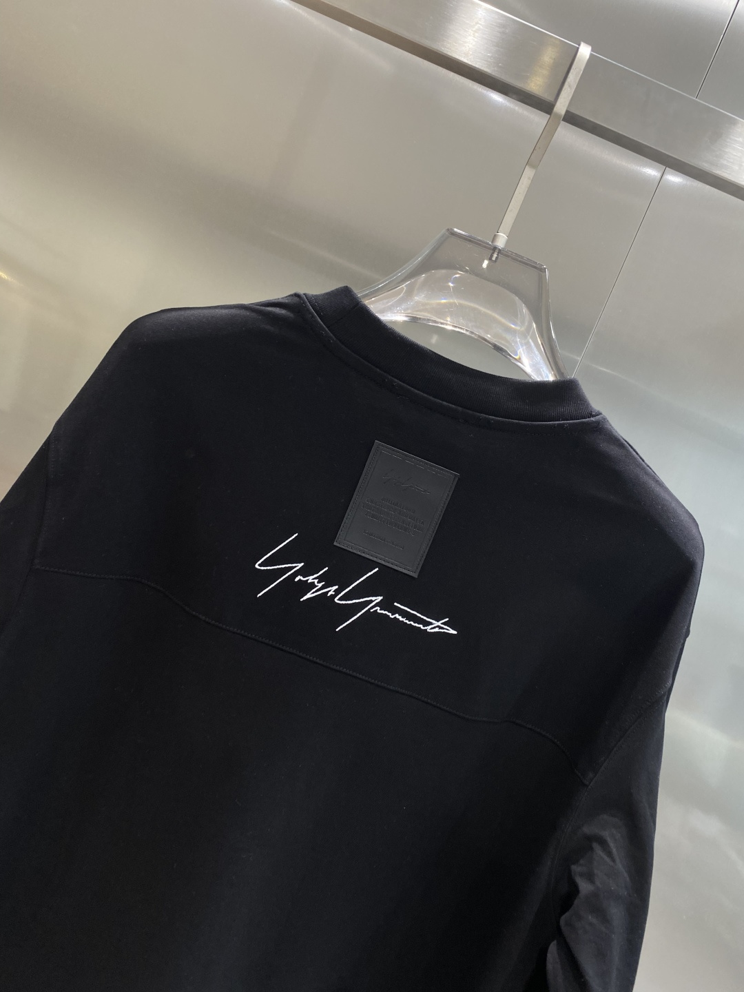 《𝙉𝙚𝙬🤍🖤Y3家》2025ss长袖t恤 定制全棉双纱紧密爽滑面料，布面干净，布纹清晰，手感非常细腻 紧