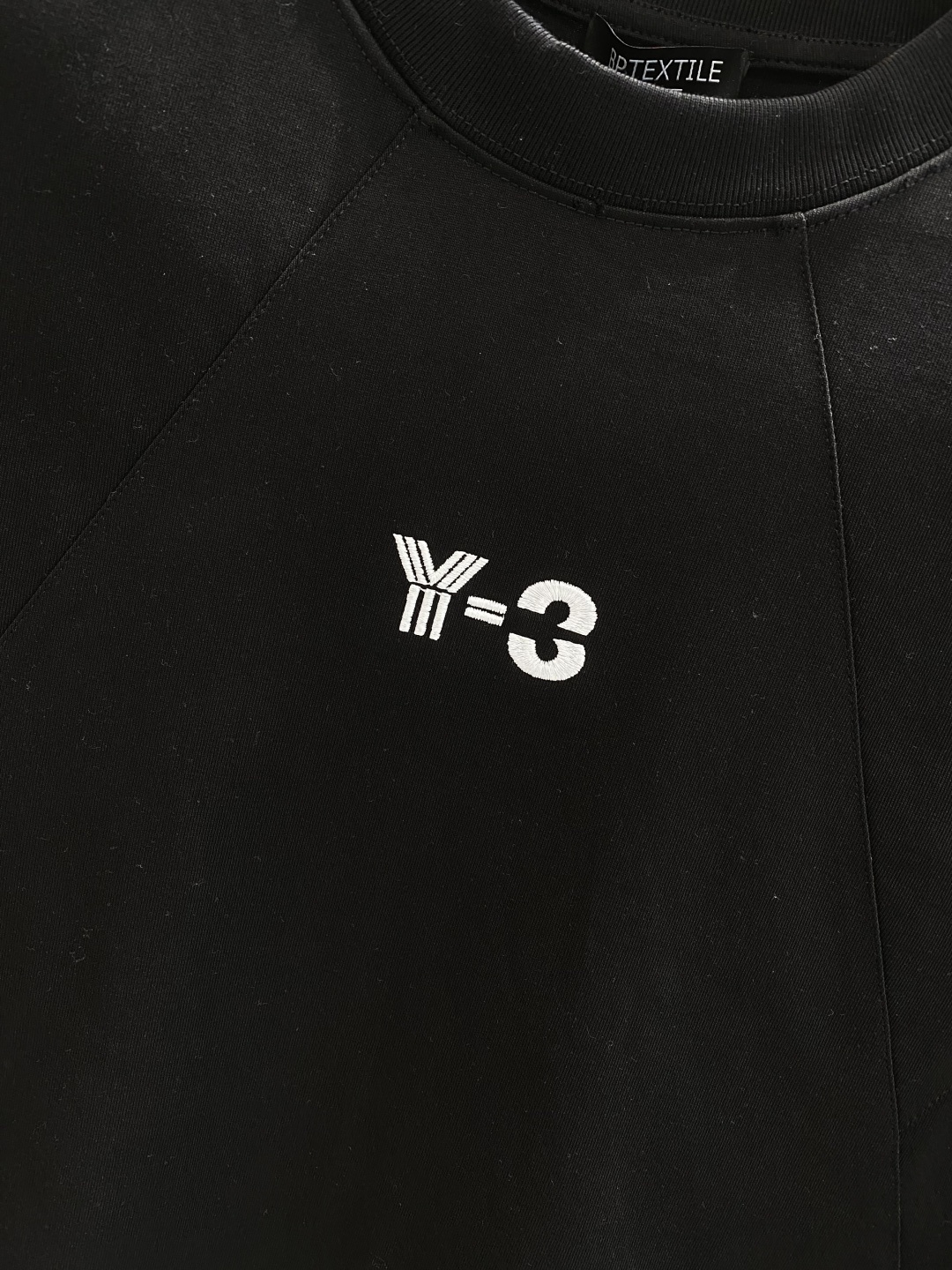 《𝙉𝙚𝙬🤍🖤Y3家》2025ss长袖t恤 定制全棉双纱紧密爽滑面料，布面干净，布纹清晰，手感非常细腻 紧