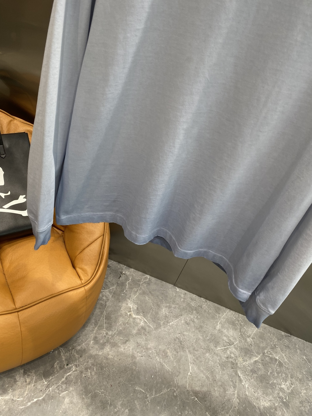 《𝙉𝙚𝙬🤍🖤罗家》2025ss长袖t恤 定制全棉双纱紧密爽滑面料，布面干净，布纹清晰，手感非常细腻 紧实