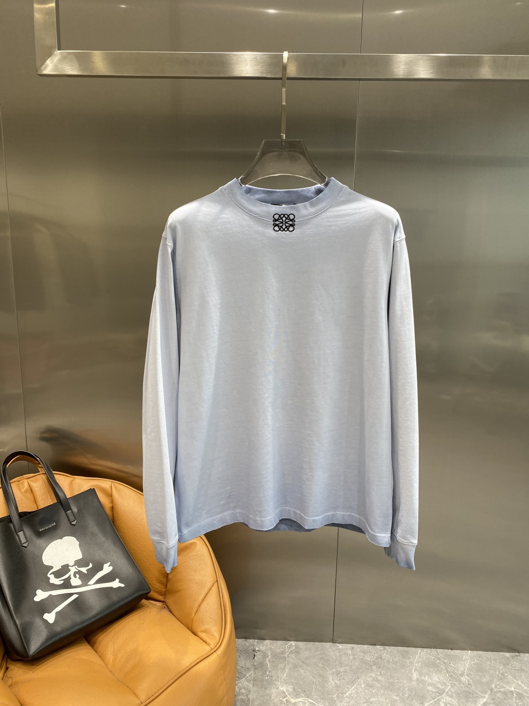 《𝙉𝙚𝙬🤍🖤罗家》2025ss长袖t恤 定制全棉双纱紧密爽滑面料，布面干净，布纹清晰，手感非常细腻 紧实