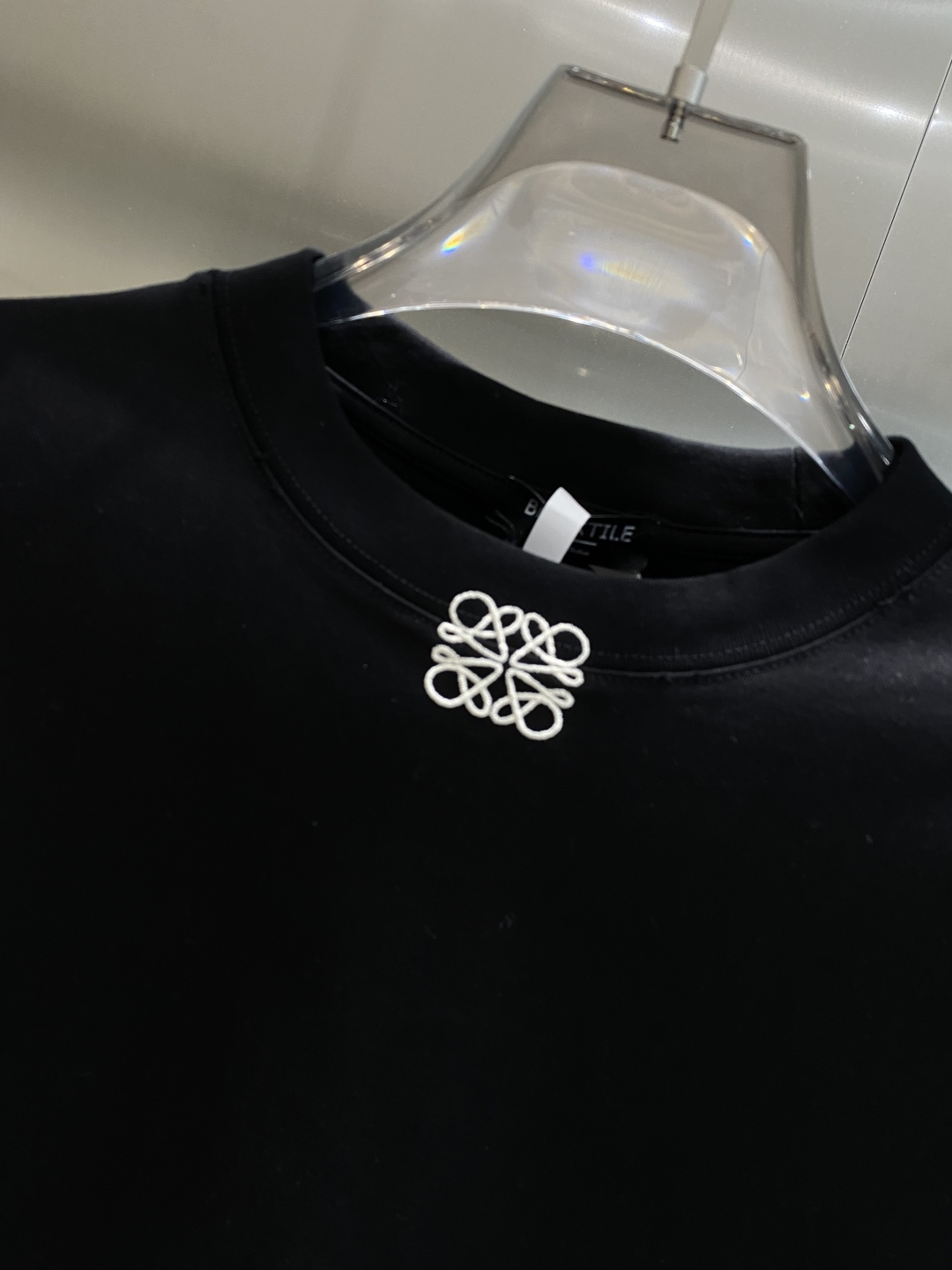 《𝙉𝙚𝙬🤍🖤罗家》2025ss长袖t恤 定制全棉双纱紧密爽滑面料，布面干净，布纹清晰，手感非常细腻 紧实