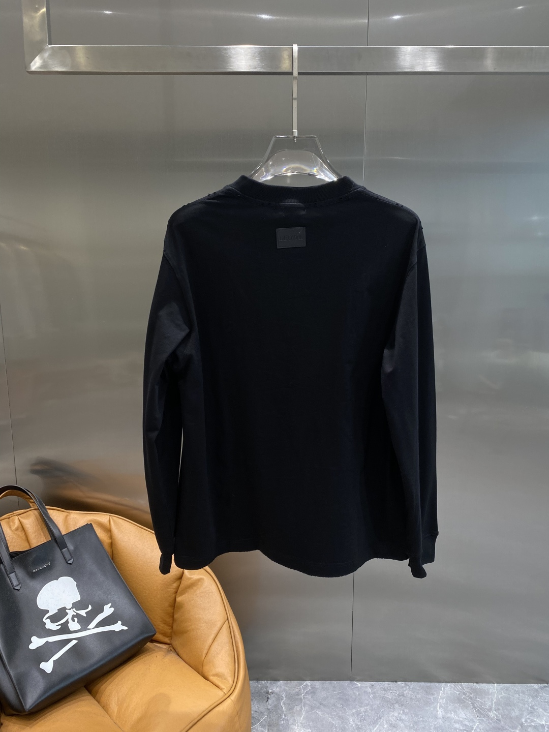 《𝙉𝙚𝙬🤍🖤罗家》2025ss长袖t恤 定制全棉双纱紧密爽滑面料，布面干净，布纹清晰，手感非常细腻 紧实