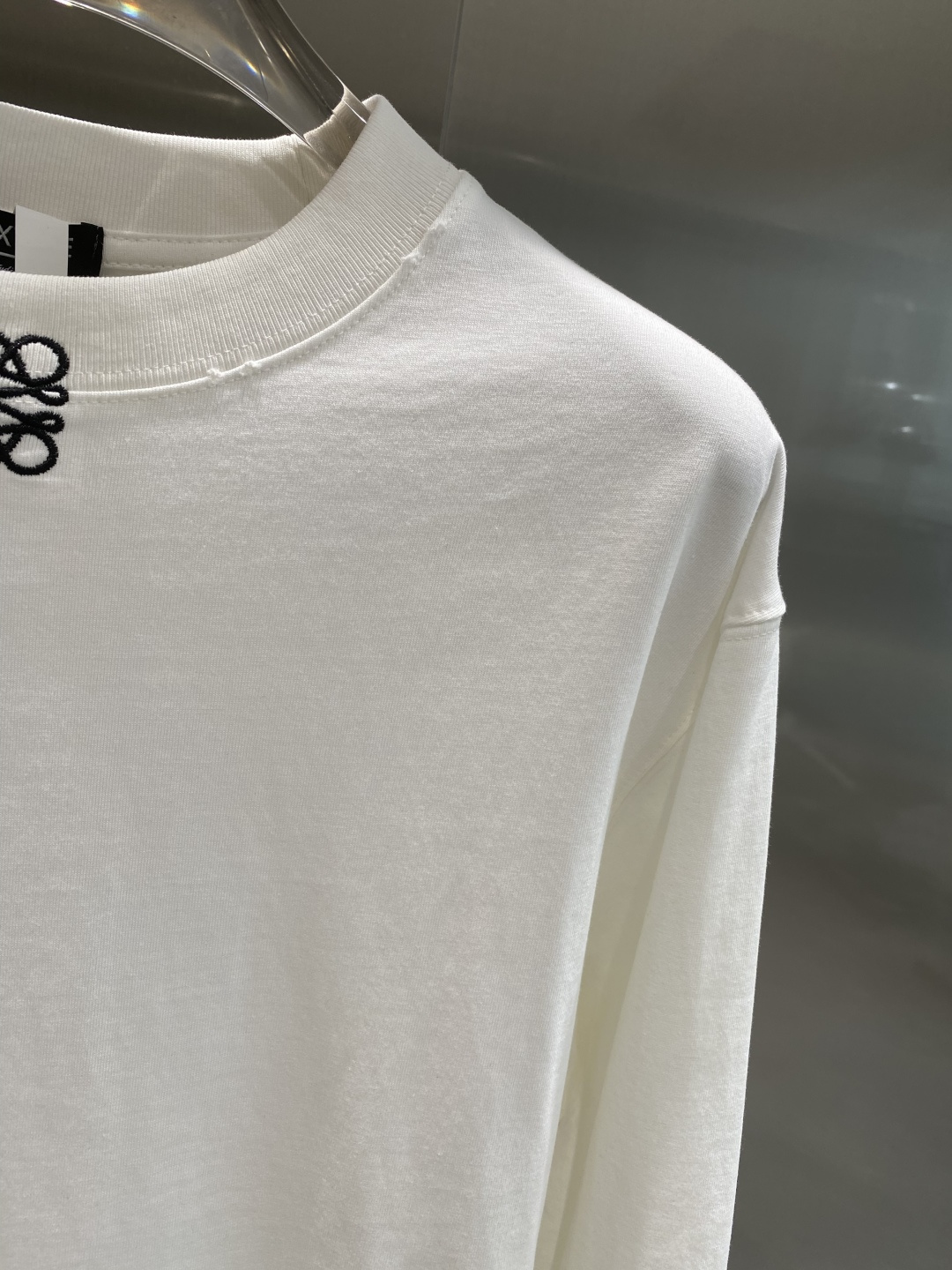 《𝙉𝙚𝙬🤍🖤罗家》2025ss长袖t恤 定制全棉双纱紧密爽滑面料，布面干净，布纹清晰，手感非常细腻 紧实