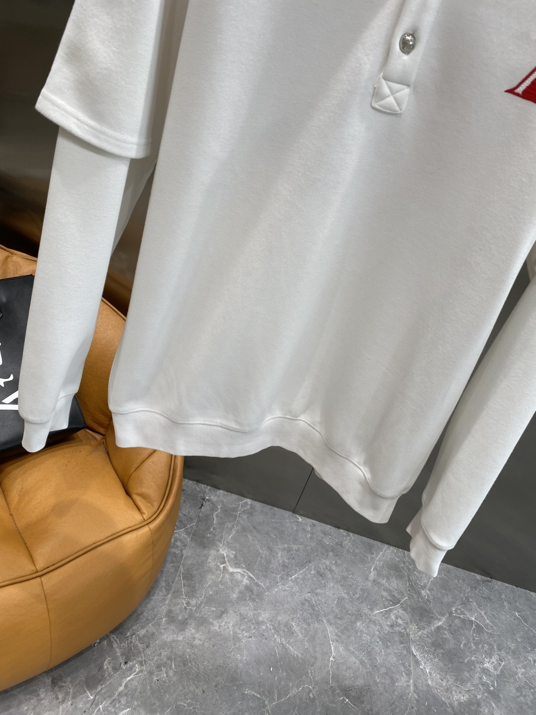 《𝙉𝙚𝙬🤍🖤AMI家》2025ss长袖t恤 定制全棉双纱紧密爽滑面料，布面干净，布纹清晰，手感非常细腻 