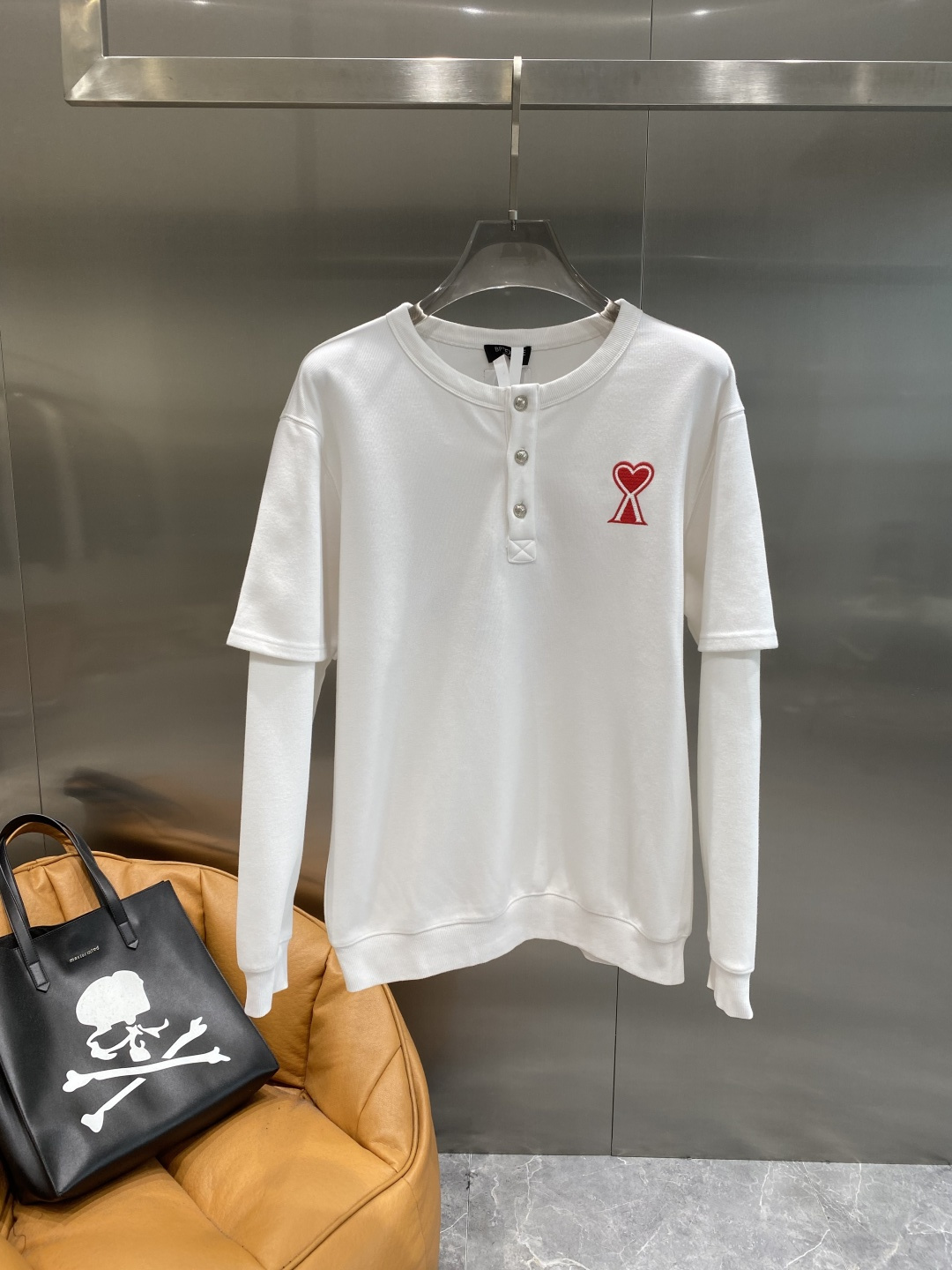 《𝙉𝙚𝙬🤍🖤AMI家》2025ss长袖t恤 定制全棉双纱紧密爽滑面料，布面干净，布纹清晰，手感非常细腻 