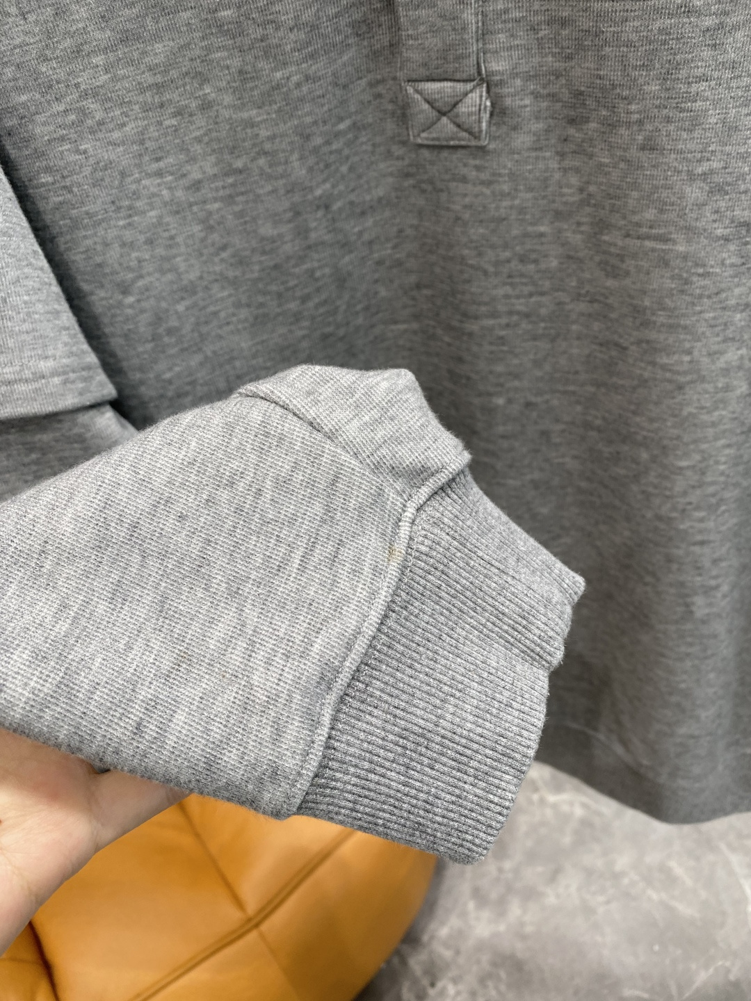 《𝙉𝙚𝙬🤍🖤AMI家》2025ss长袖t恤 定制全棉双纱紧密爽滑面料，布面干净，布纹清晰，手感非常细腻 