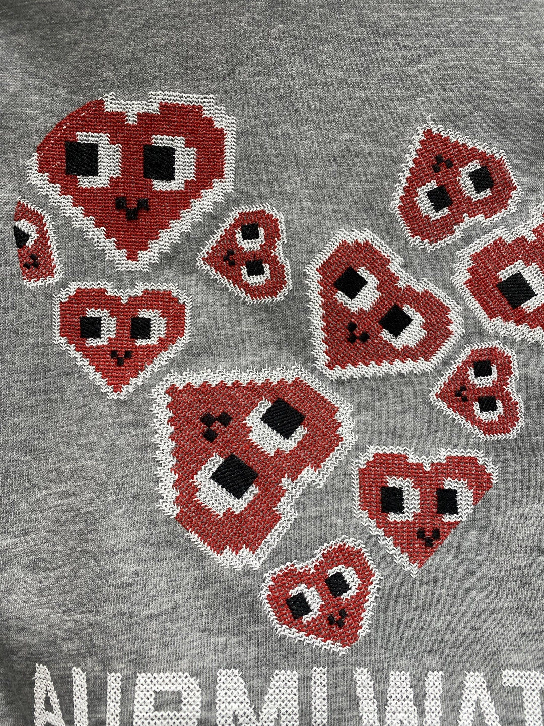 《𝙉𝙚𝙬🤍🖤AMI家》2025ss长袖t恤 定制全棉双纱紧密爽滑面料，布面干净，布纹清晰，手感非常细腻 