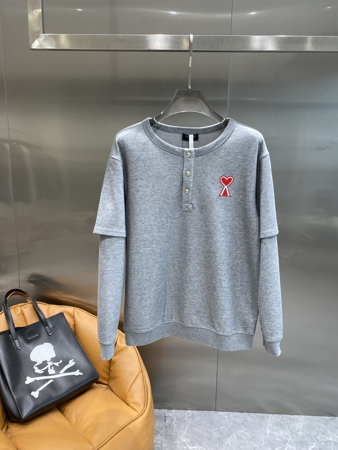 《𝙉𝙚𝙬🤍🖤AMI家》2025ss长袖t恤 定制全棉双纱紧密爽滑面料，布面干净，布纹清晰，手感非常细腻 