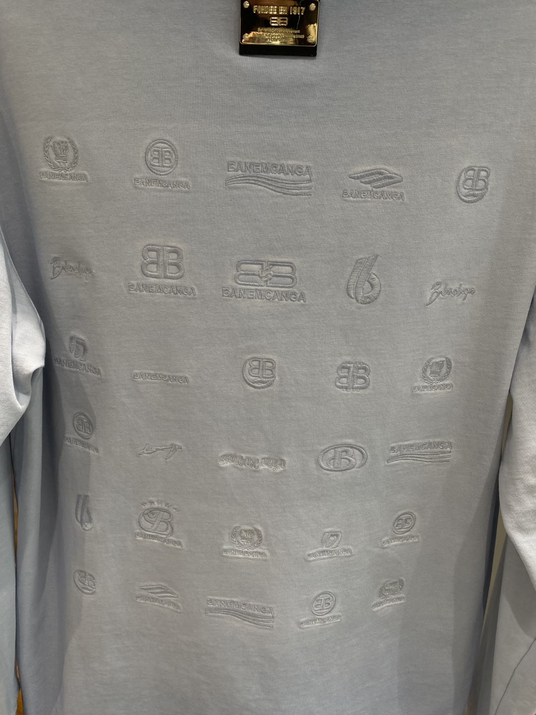 《𝙉𝙚𝙬🤍🖤巴黎家》2025ss长袖t恤 定制全棉双纱紧密爽滑面料，布面干净，布纹清晰，手感非常细腻 紧