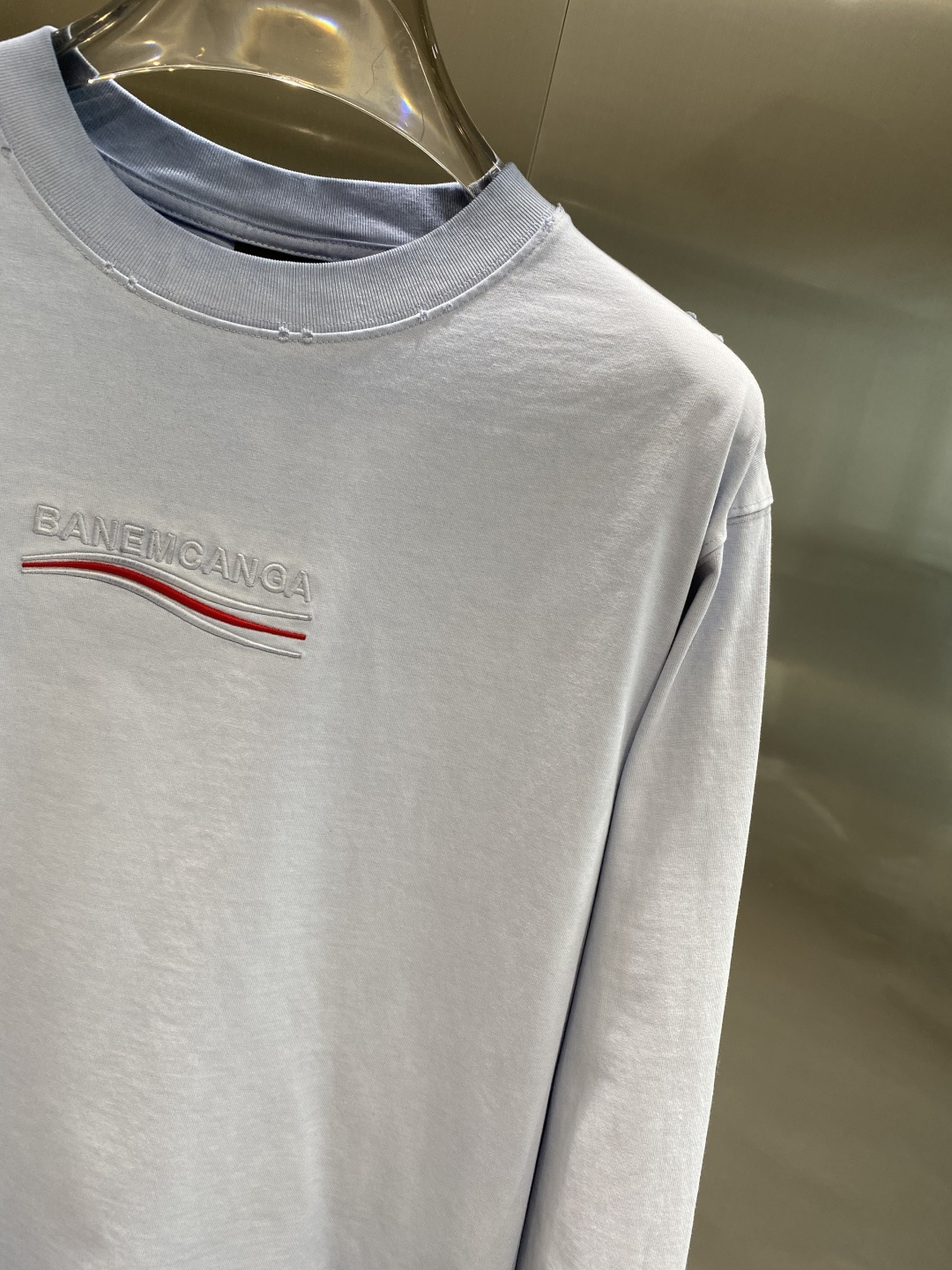 《𝙉𝙚𝙬🤍🖤巴黎家》2025ss长袖t恤 定制全棉双纱紧密爽滑面料，布面干净，布纹清晰，手感非常细腻 紧