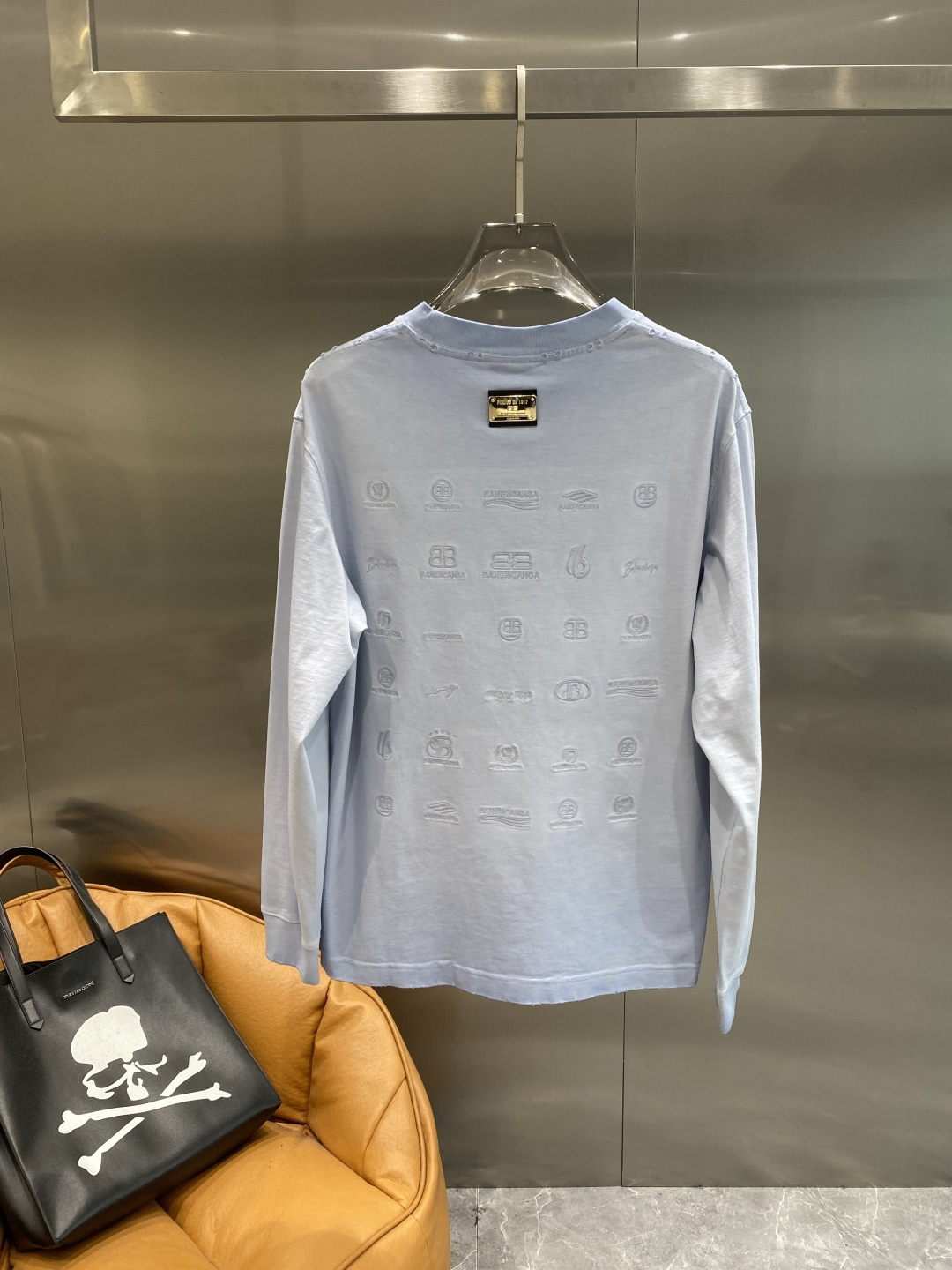 《𝙉𝙚𝙬🤍🖤巴黎家》2025ss长袖t恤 定制全棉双纱紧密爽滑面料，布面干净，布纹清晰，手感非常细腻 紧