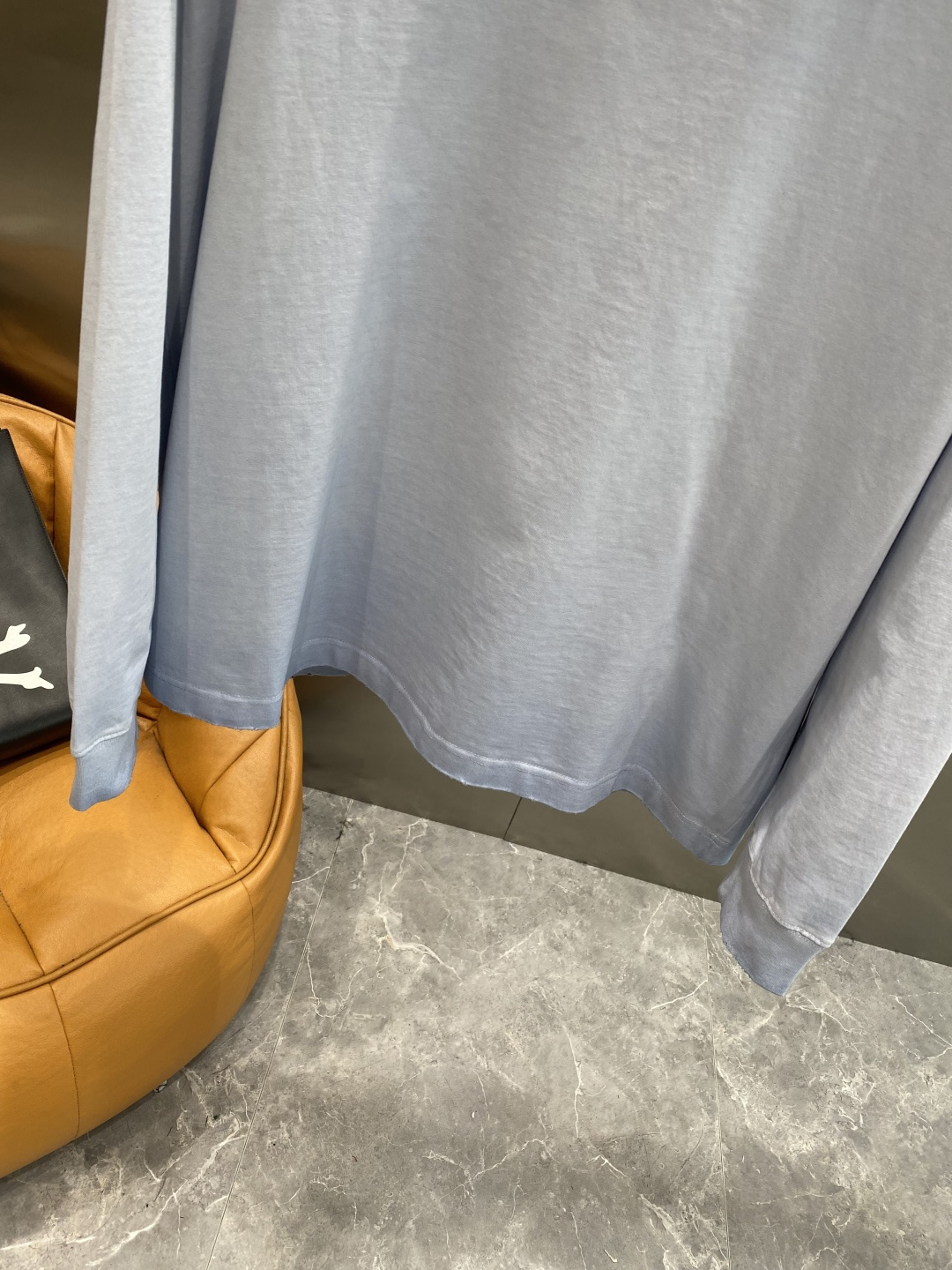 《𝙉𝙚𝙬🤍🖤巴黎家》2025ss长袖t恤 定制全棉双纱紧密爽滑面料，布面干净，布纹清晰，手感非常细腻 紧