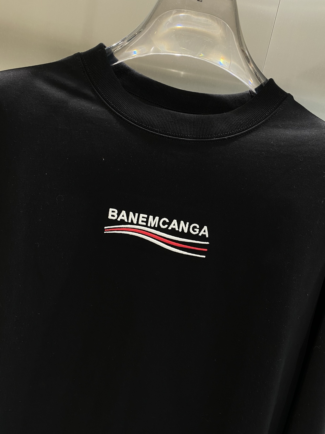 《𝙉𝙚𝙬🤍🖤巴黎家》2025ss长袖t恤 定制全棉双纱紧密爽滑面料，布面干净，布纹清晰，手感非常细腻 紧