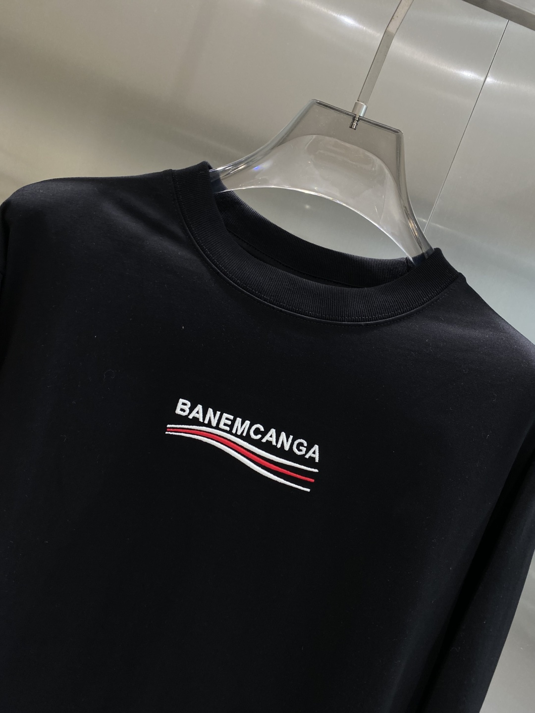 《𝙉𝙚𝙬🤍🖤巴黎家》2025ss长袖t恤 定制全棉双纱紧密爽滑面料，布面干净，布纹清晰，手感非常细腻 紧