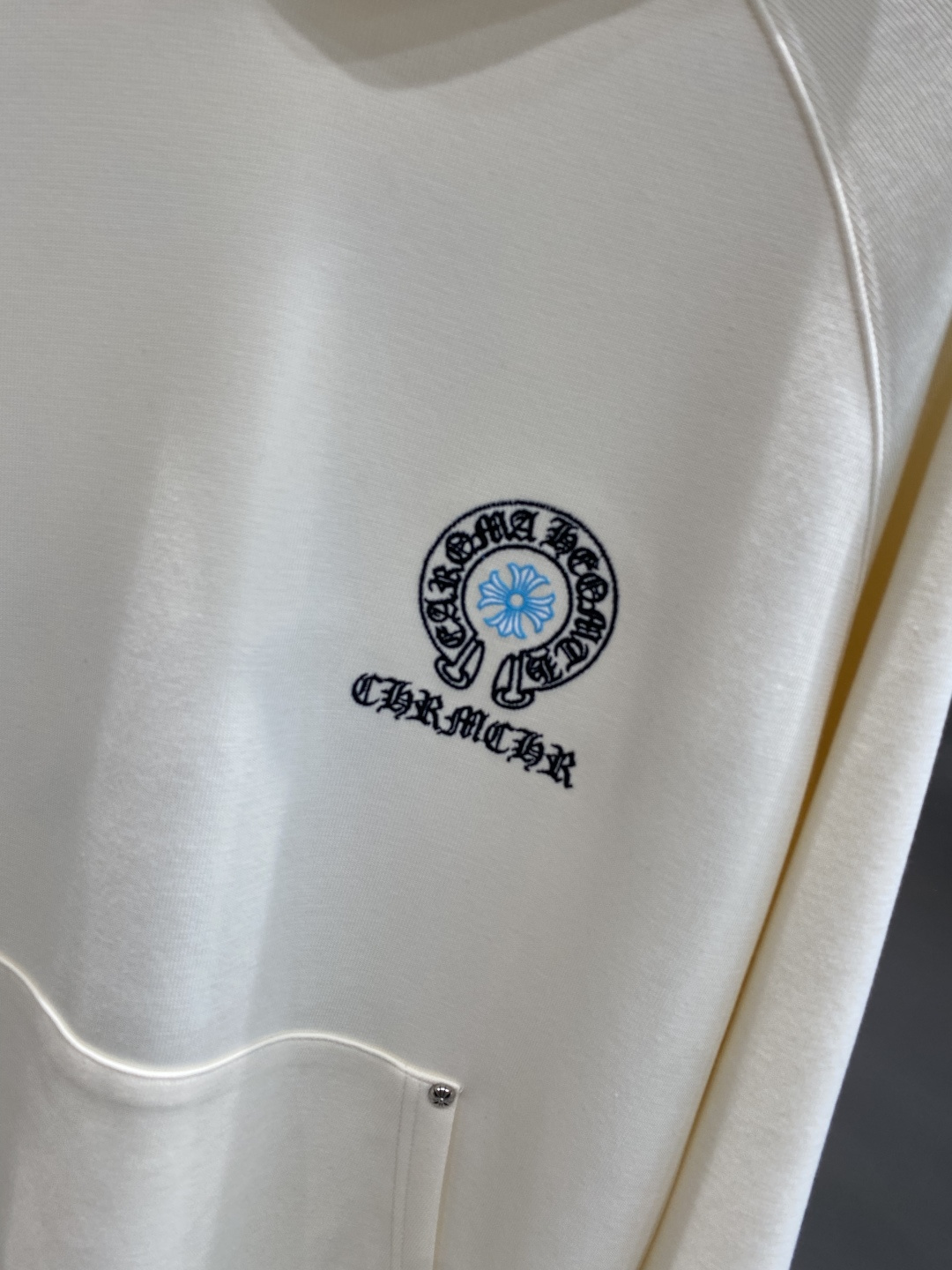 《𝙉𝙚𝙬🤍🖤罗家》2025最新卫衣，独家发售！原版复刻，独家设计，超强工艺！极其奢华！版型超赞！尺码 M