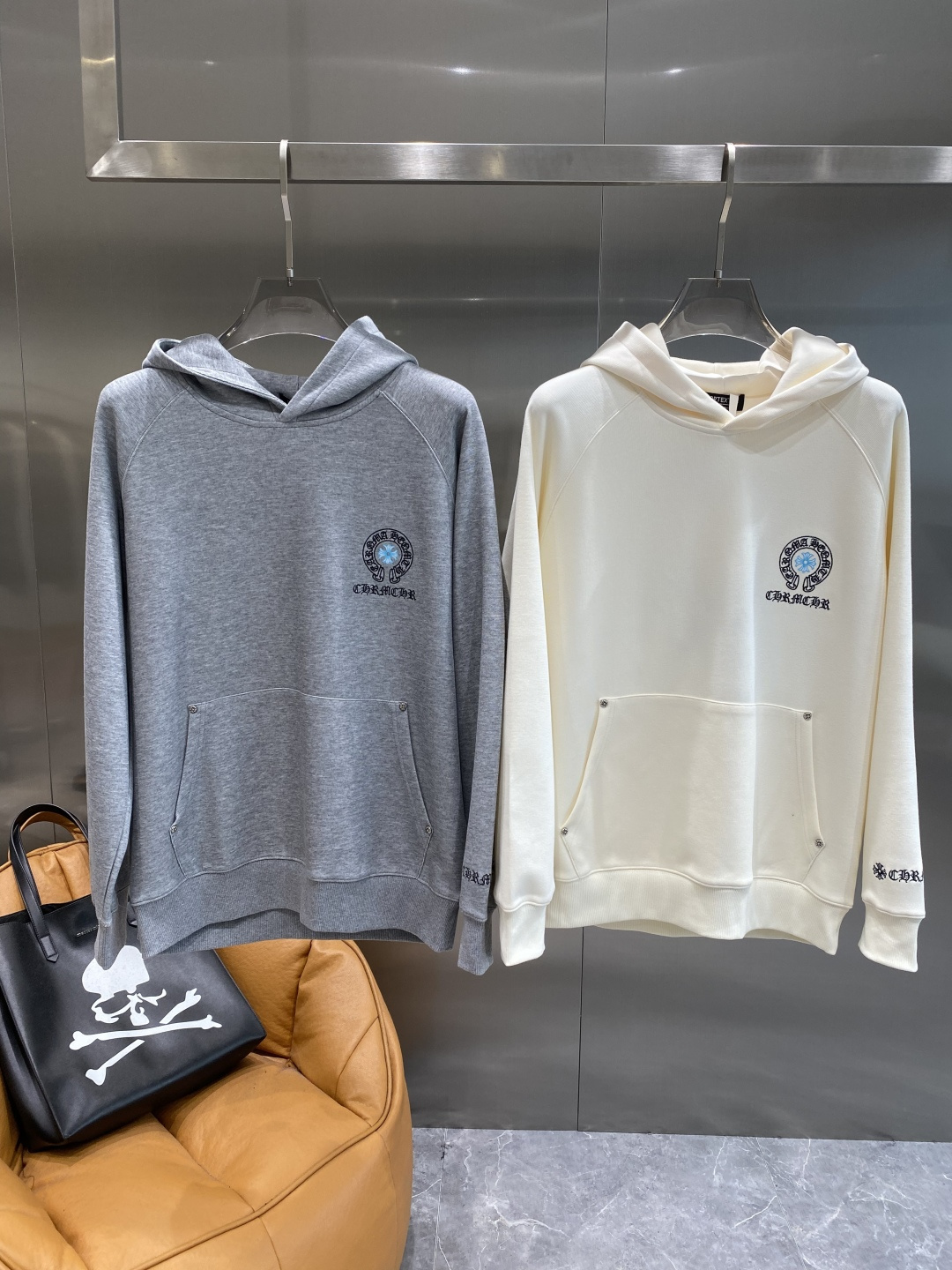 《𝙉𝙚𝙬🤍🖤罗家》2025最新卫衣，独家发售！原版复刻，独家设计，超强工艺！极其奢华！版型超赞！尺码 M