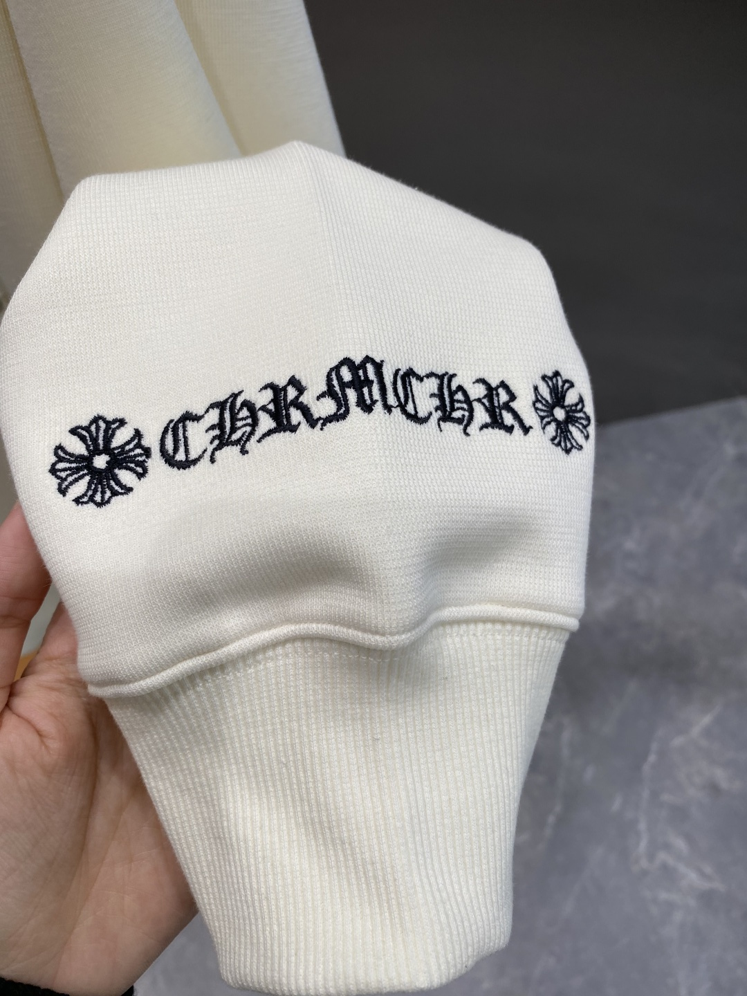 《𝙉𝙚𝙬🤍🖤罗家》2025最新卫衣，独家发售！原版复刻，独家设计，超强工艺！极其奢华！版型超赞！尺码 M