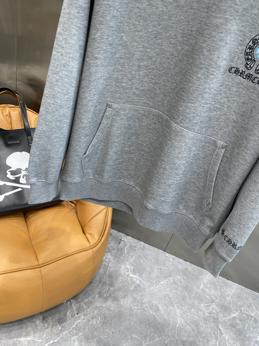 《𝙉𝙚𝙬🤍🖤罗家》2025最新卫衣，独家发售！原版复刻，独家设计，超强工艺！极其奢华！版型超赞！尺码 M