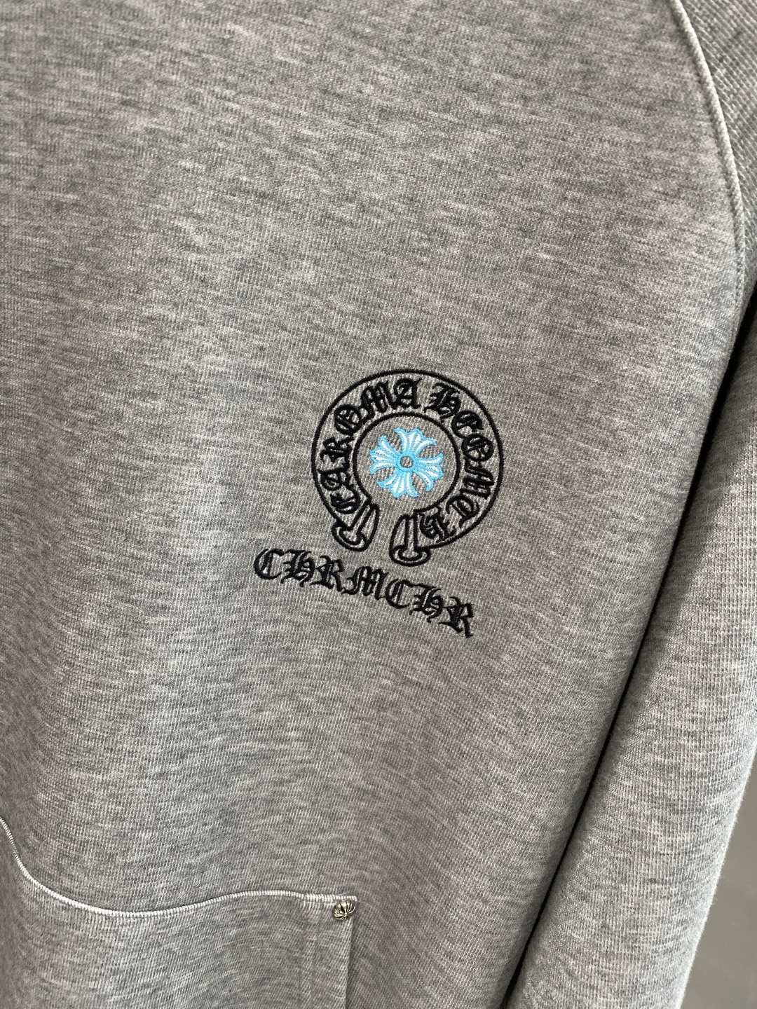 《𝙉𝙚𝙬🤍🖤罗家》2025最新卫衣，独家发售！原版复刻，独家设计，超强工艺！极其奢华！版型超赞！尺码 M