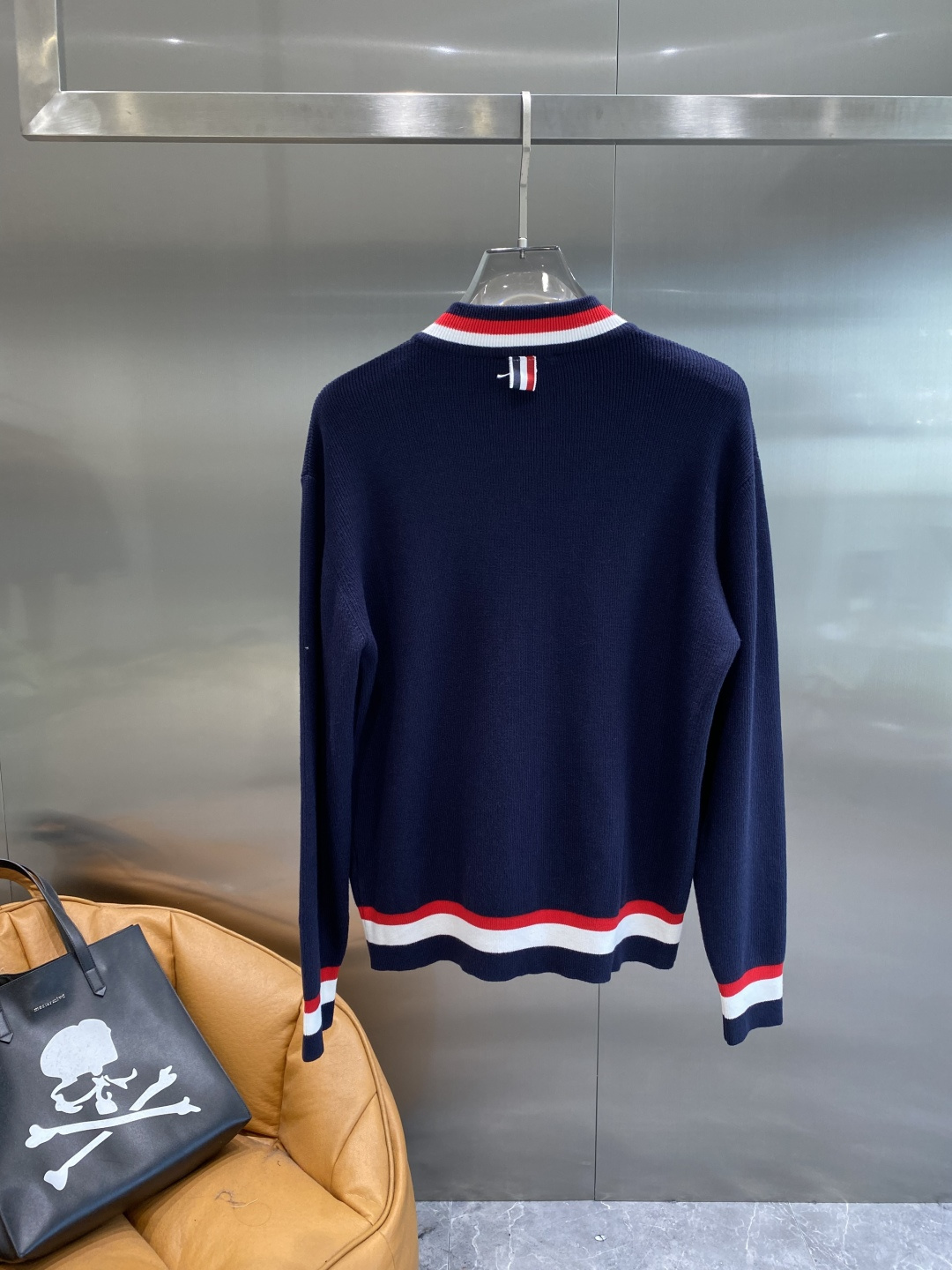 《🌾 𝙉𝙚𝙬🤍🖤TB家》2025秋冬新款男士羊毛针织开衫外套。专柜在售爆款单品，各大时尚买手明星人手一件