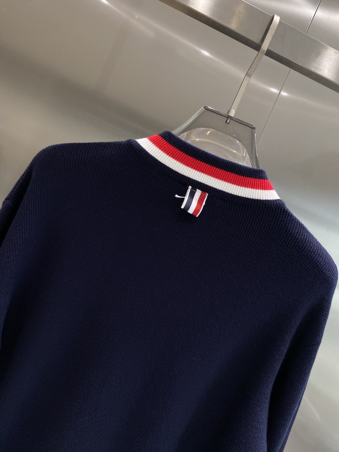 《🌾 𝙉𝙚𝙬🤍🖤TB家》2025秋冬新款男士羊毛针织开衫外套。专柜在售爆款单品，各大时尚买手明星人手一件