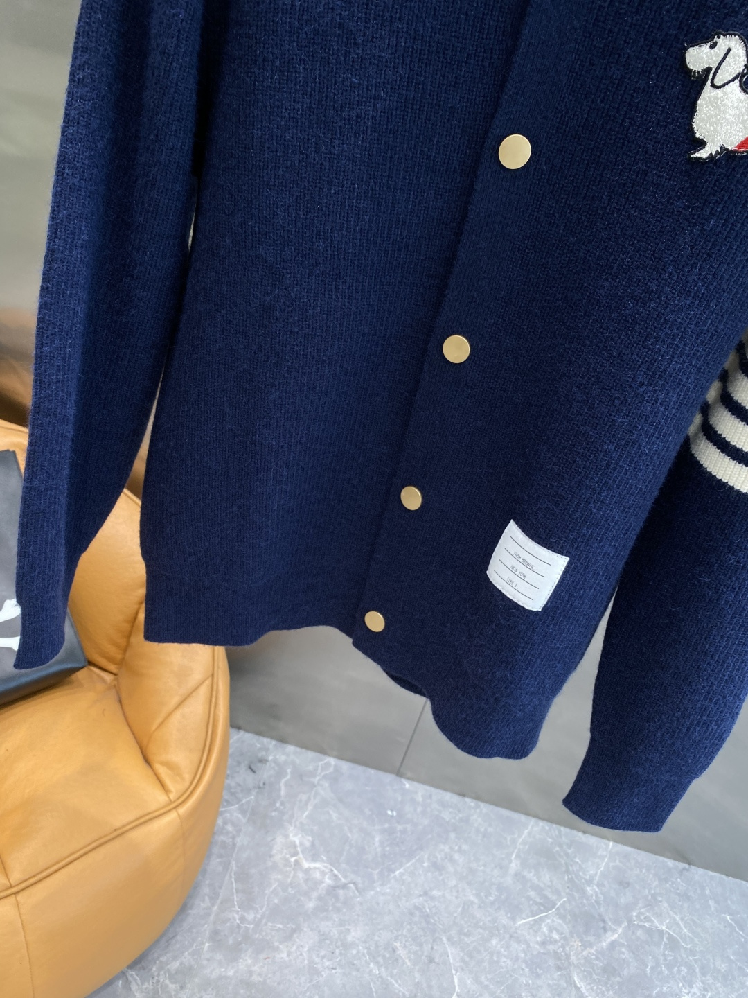 《🌾 𝙉𝙚𝙬🤍🖤TB家》2025秋冬新款男士羊毛针织开衫外套。专柜在售爆款单品，各大时尚买手明星人手一件