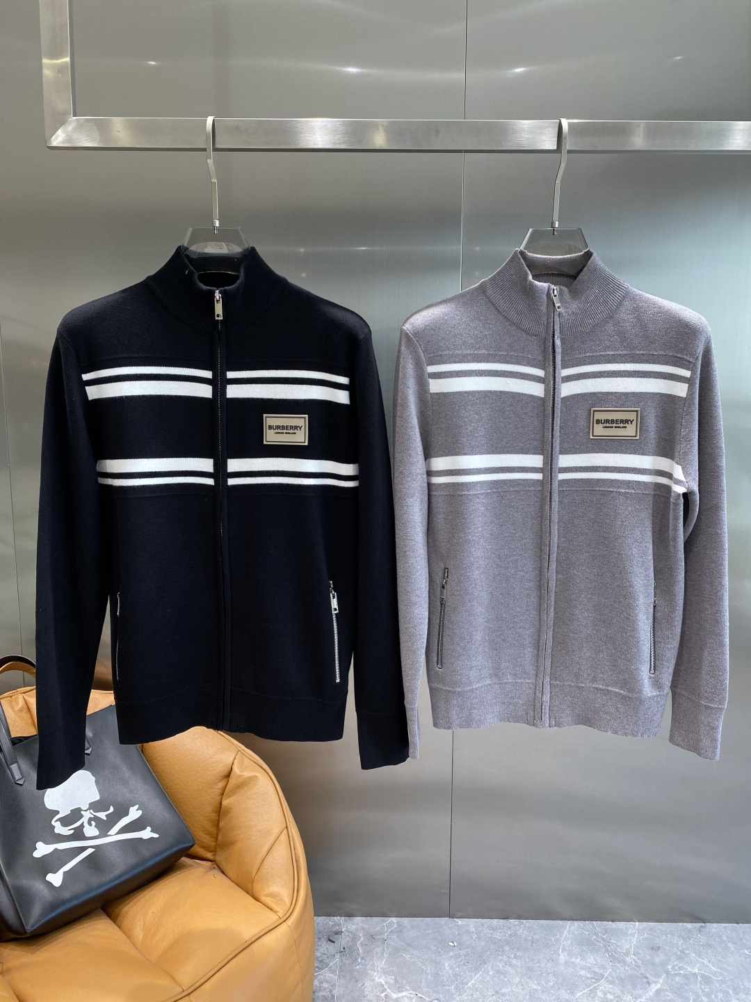 《🌾 𝙉𝙚𝙬🤍🖤巴家》2025秋冬新款男士羊毛针织开衫外套。专柜在售爆款单品，各大时尚买手明星人手一件的