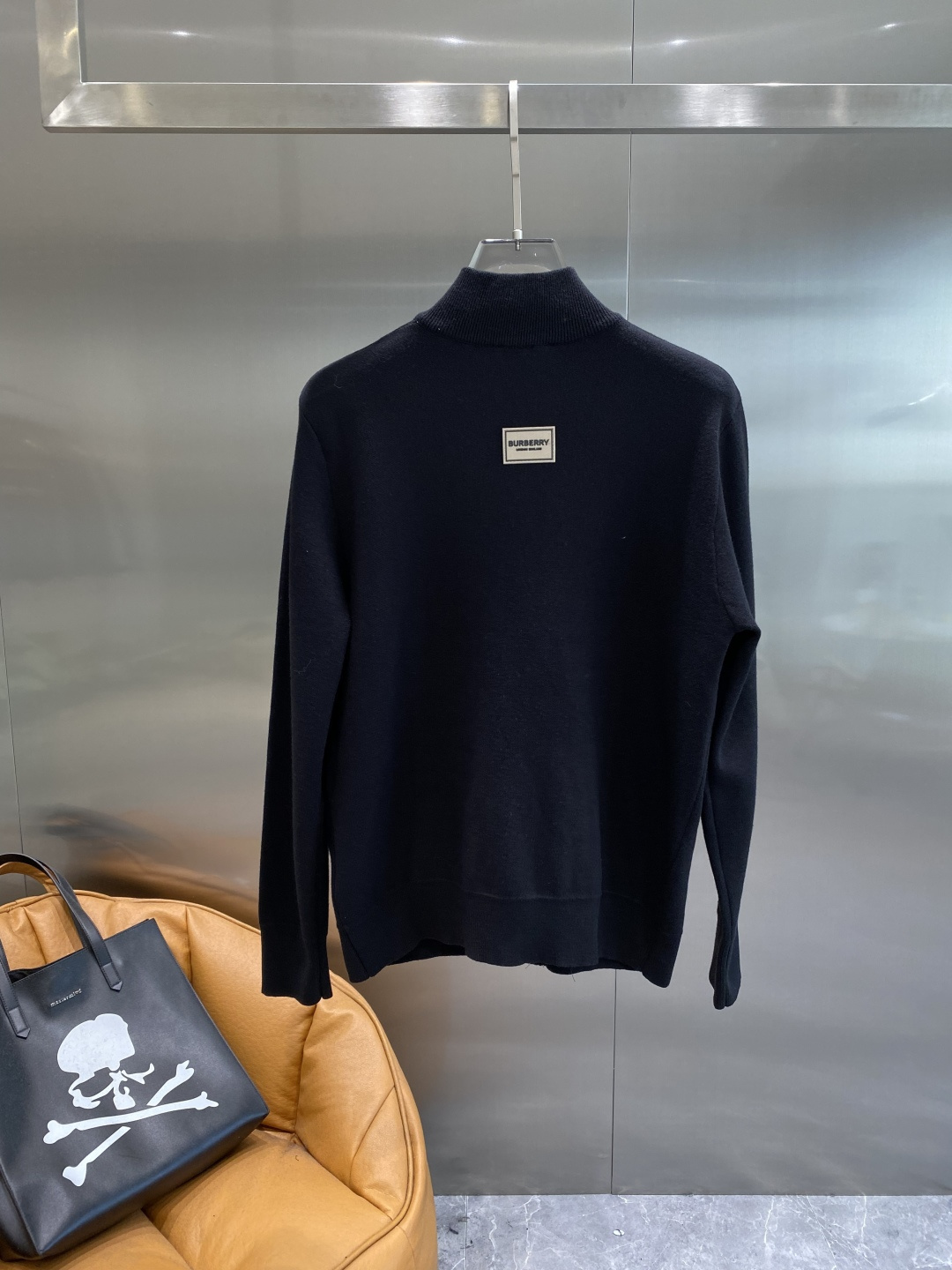 《🌾 𝙉𝙚𝙬🤍🖤巴家》2025秋冬新款男士羊毛针织开衫外套。专柜在售爆款单品，各大时尚买手明星人手一件的