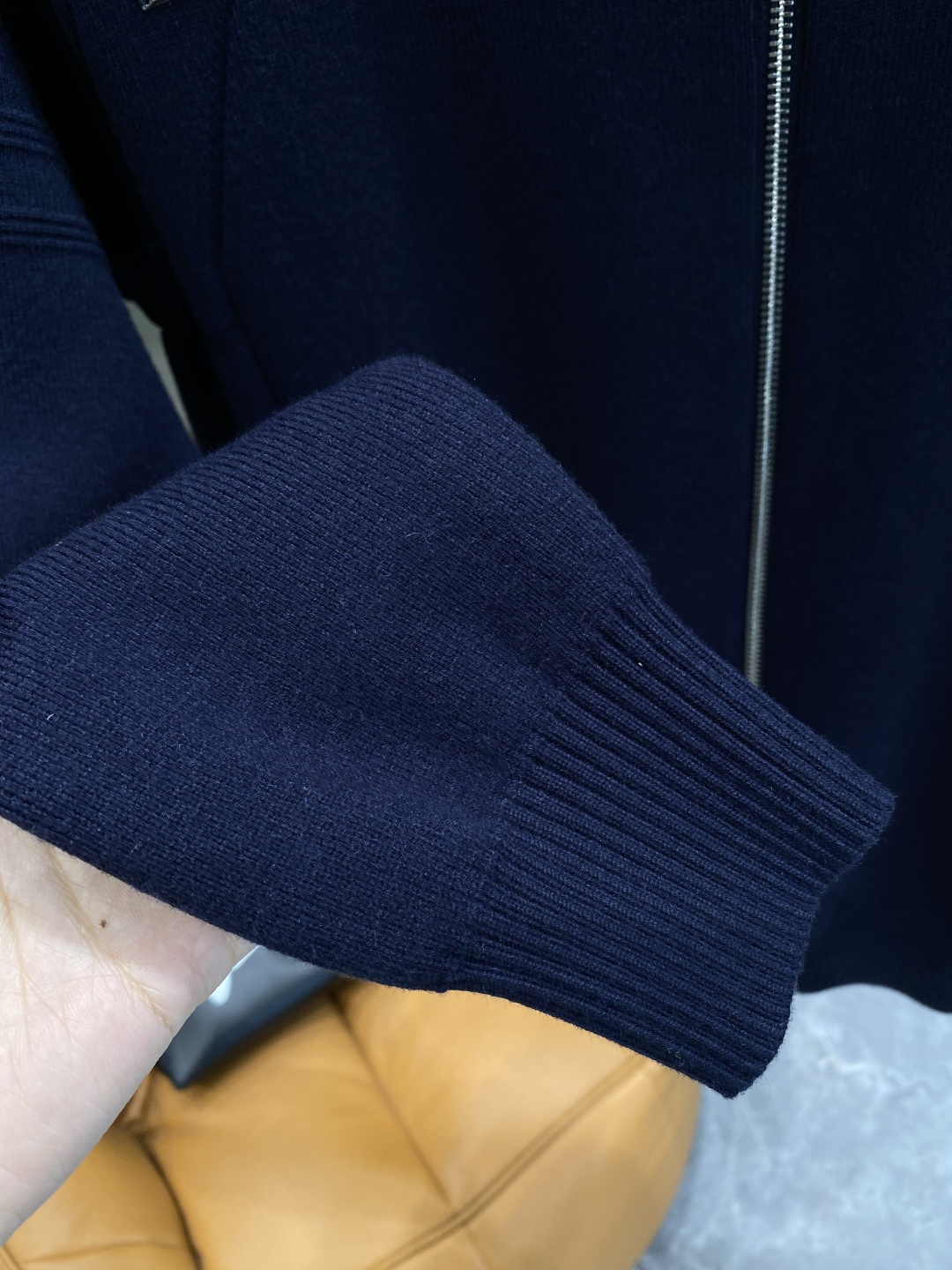 《🌾 𝙉𝙚𝙬🤍🖤普家》25ss秋冬 最新最顶级开衫羊毛针织衫开衫毛衣，精致配色融合新款潮开衫，最顶级的品